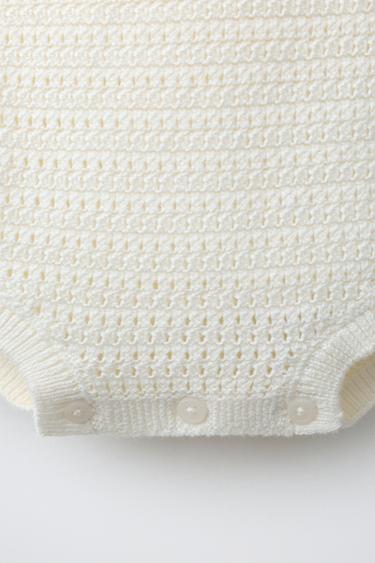 BODY EN MAILLE À FLEURS BRODÉES - Écru de Zara - Image 4