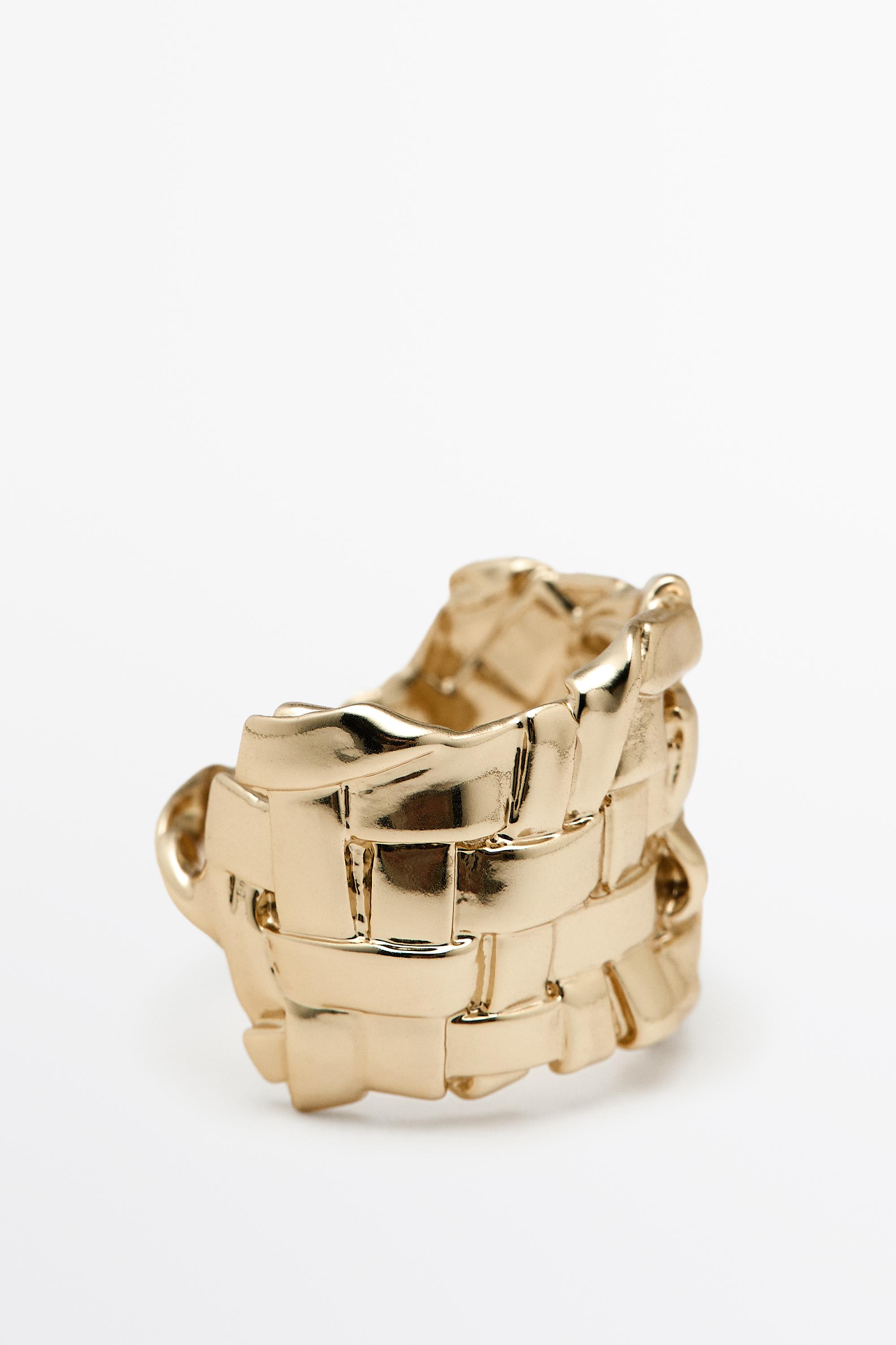 Basket detail ring