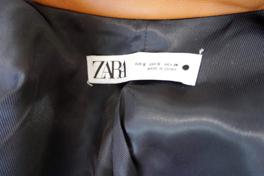 BUTTONED FAUX LEATHER BLAZER - Image 4