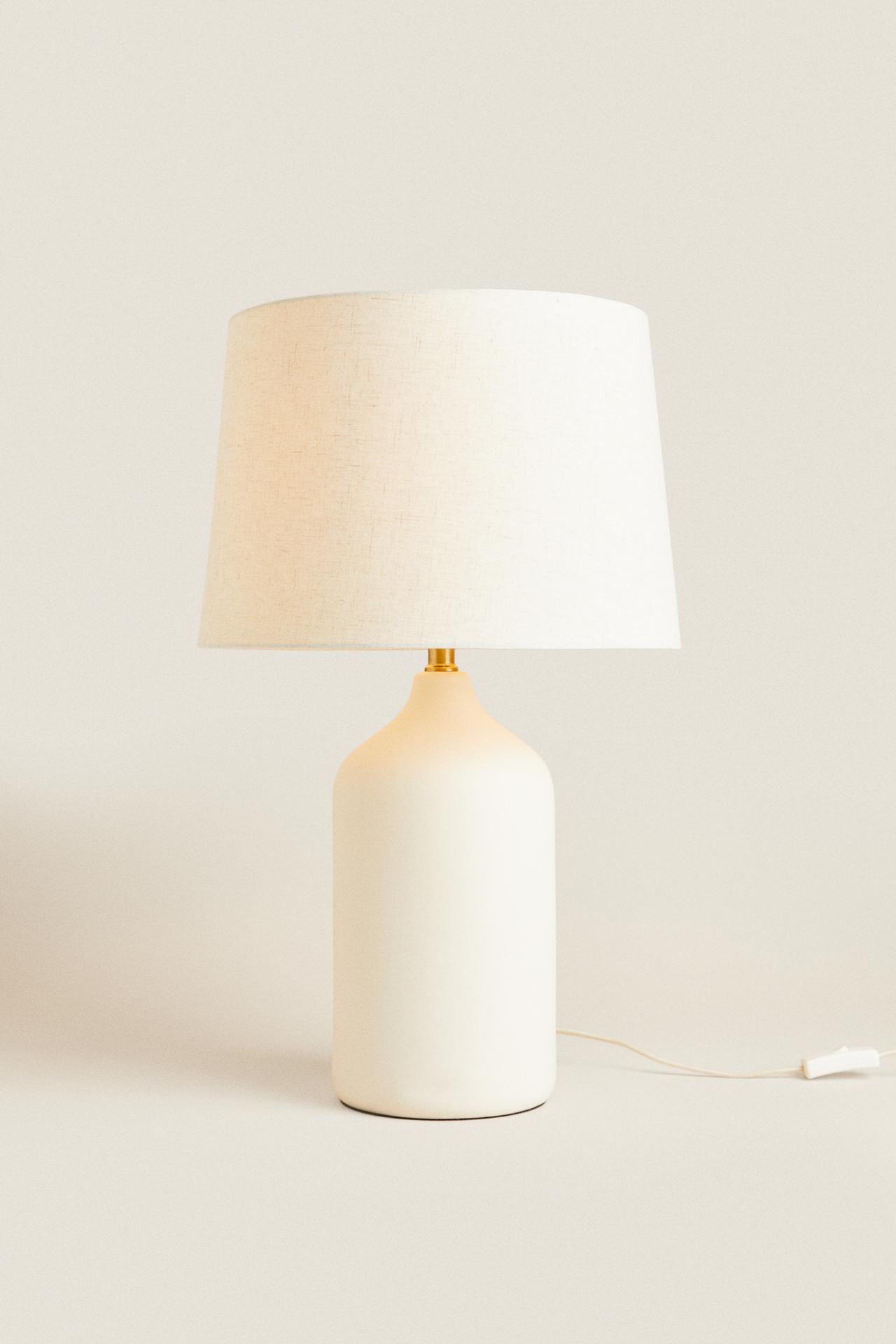 WHITE CERAMIC BASE TABLE LAMP — White