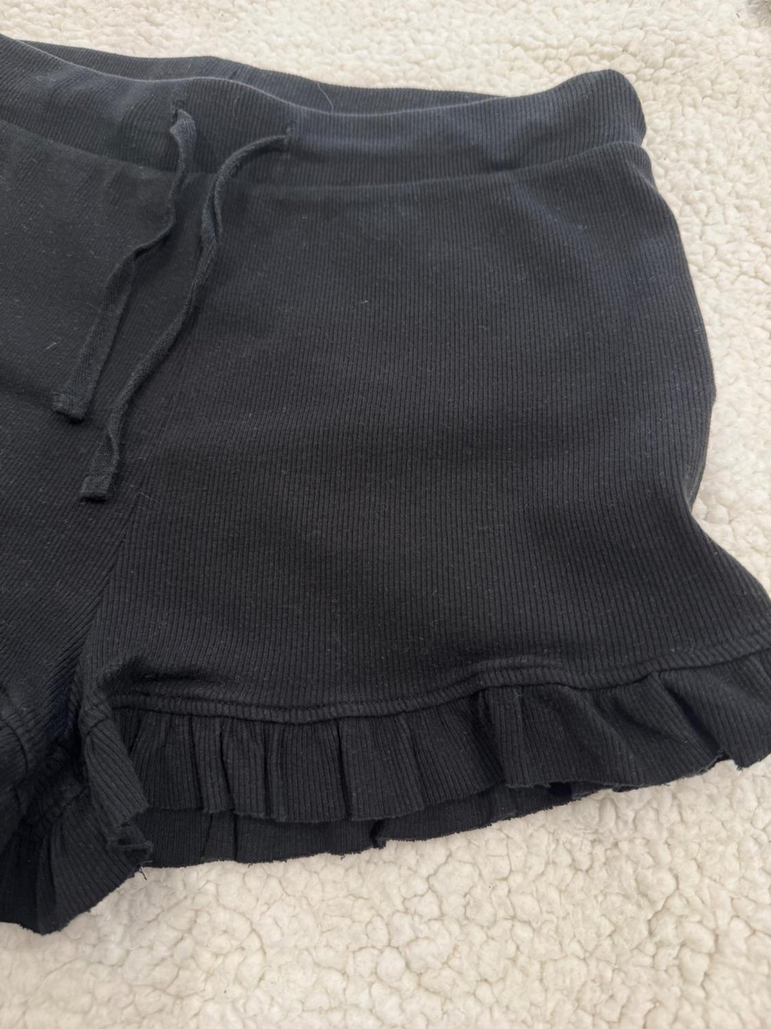 SHORTS WITH RUFFLED HEMS - Image 3