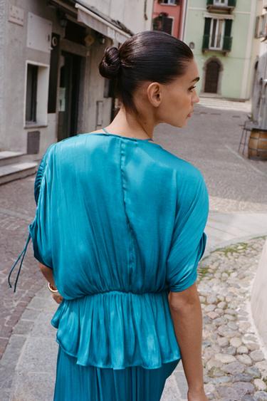 BLOUSE SATINÉE FRONCÉE - Bleu canard de Zara - Image 2