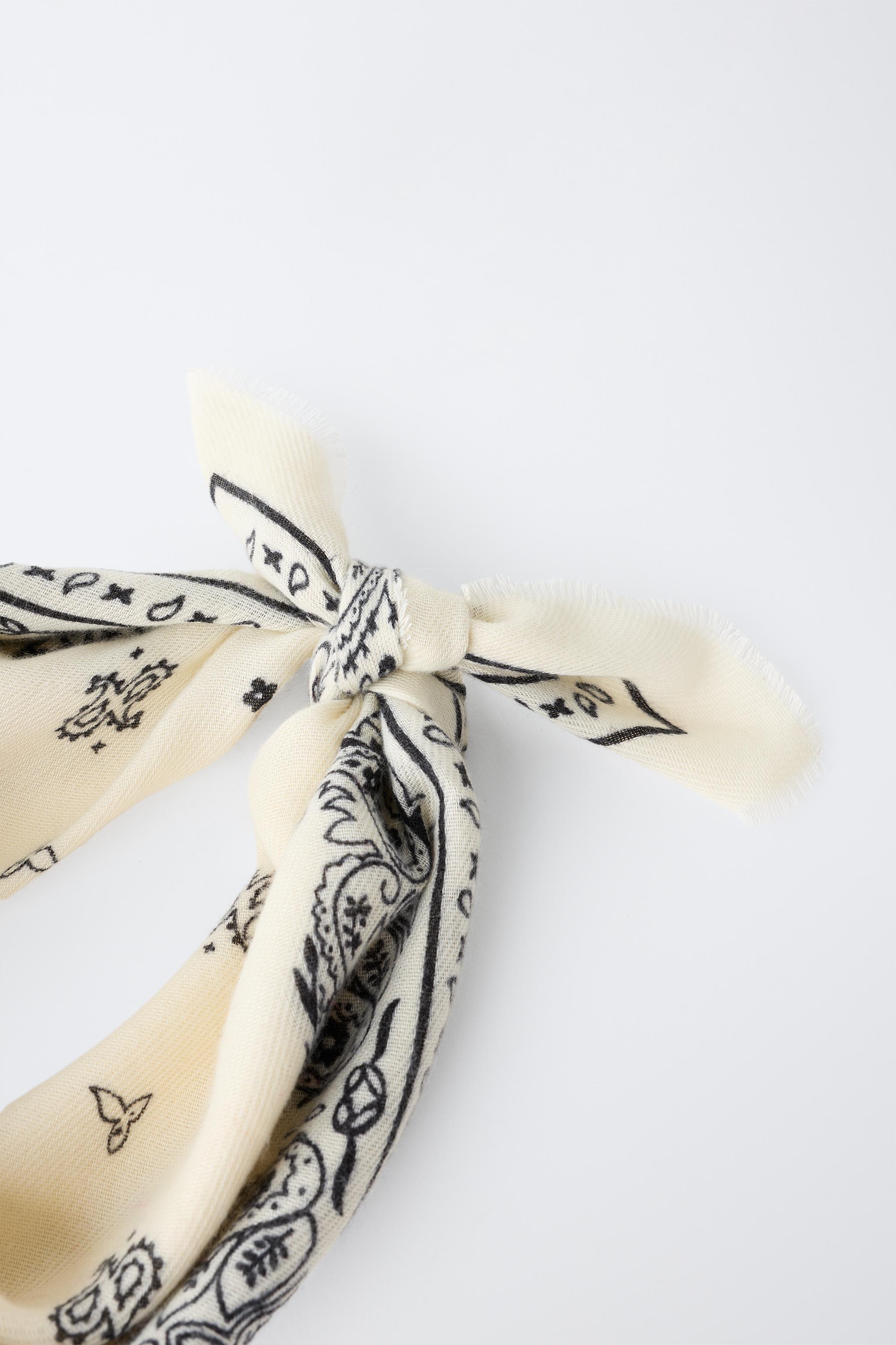 PAISLEY PRINT BANDANA