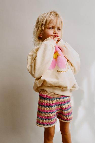 SUDADERA FLOR TEXTO BORDADO - Crudo de Zara