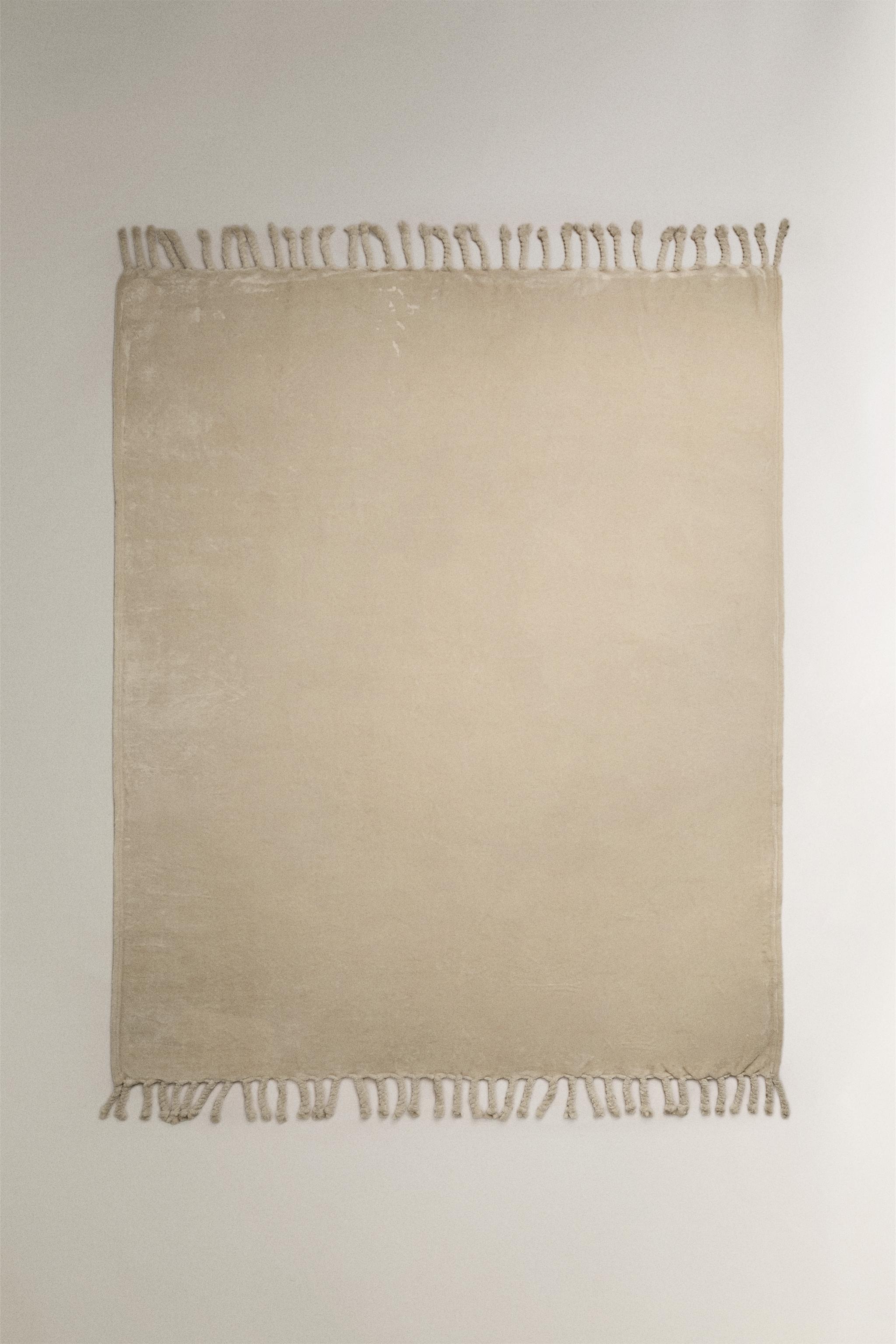 FRINGED FLEECE BLANKET — Beige