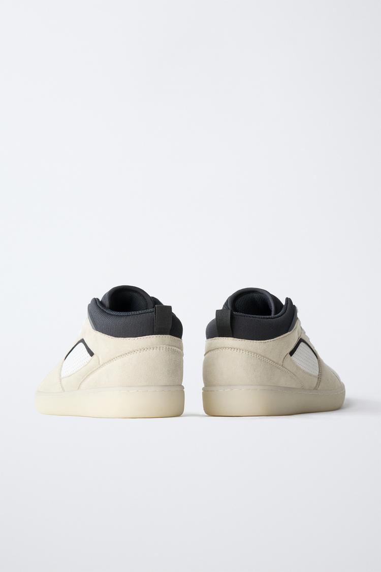 TENIS DE CAÑA ALTA DE CONTRASTE 6