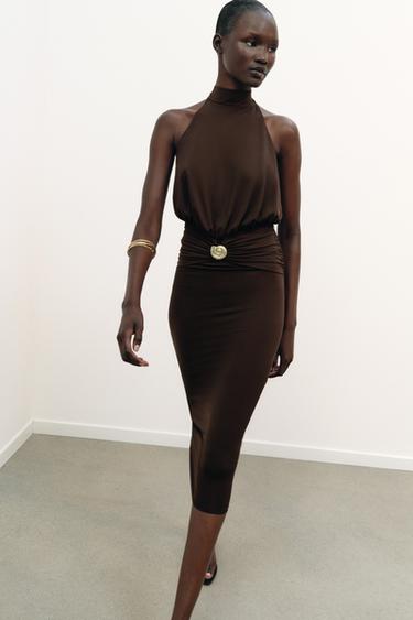 VESTIDO HALTER DRAPEADO - Marrón de Zara