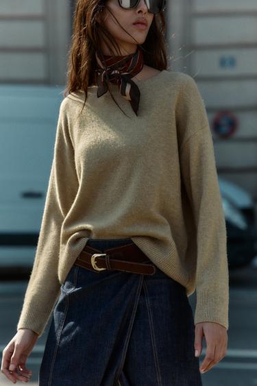 PULL EN LAINE À MAILLE LISSE - Marron clair de Zara - Image 1