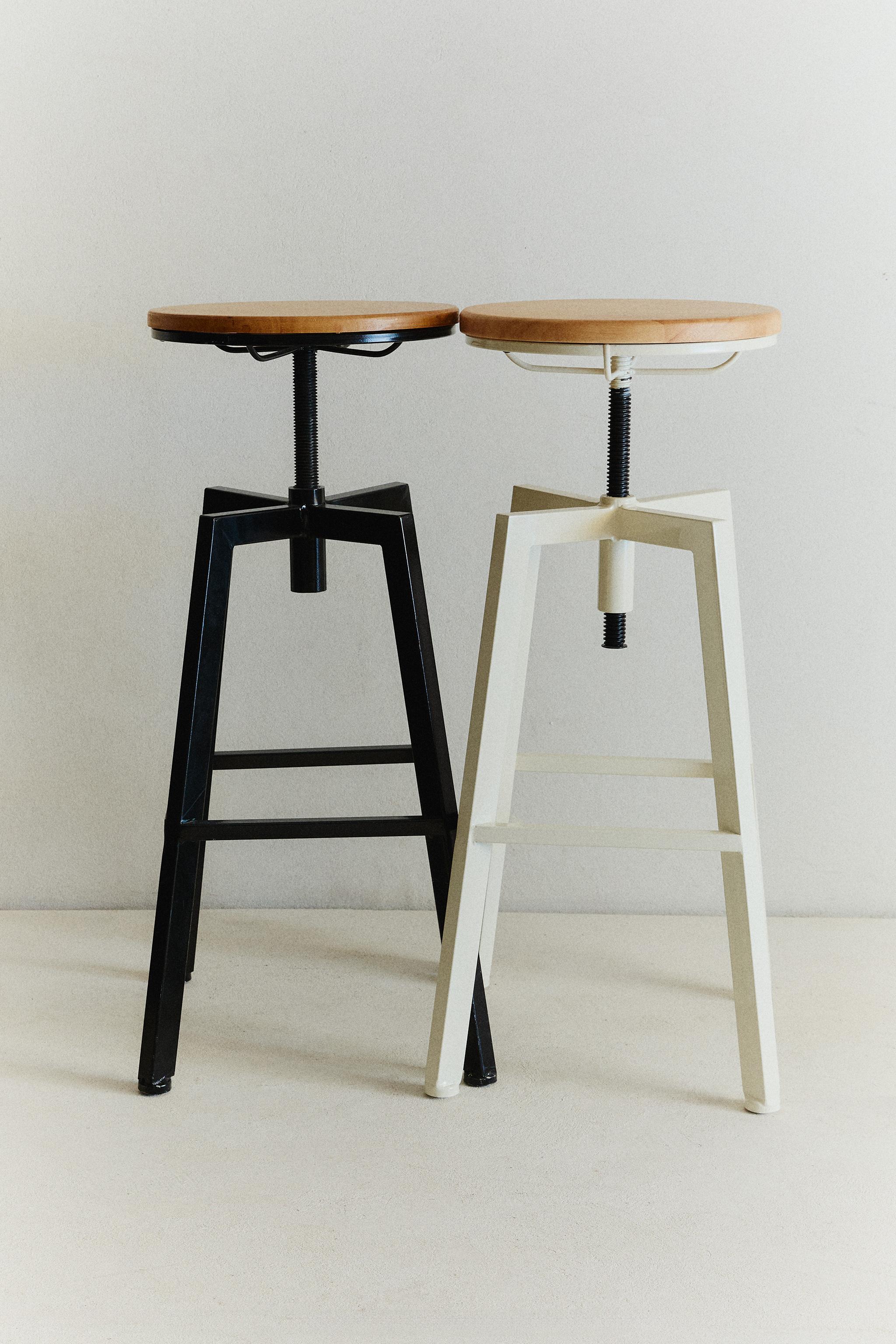 SWIVEL WOOD AND METAL BAR STOOL