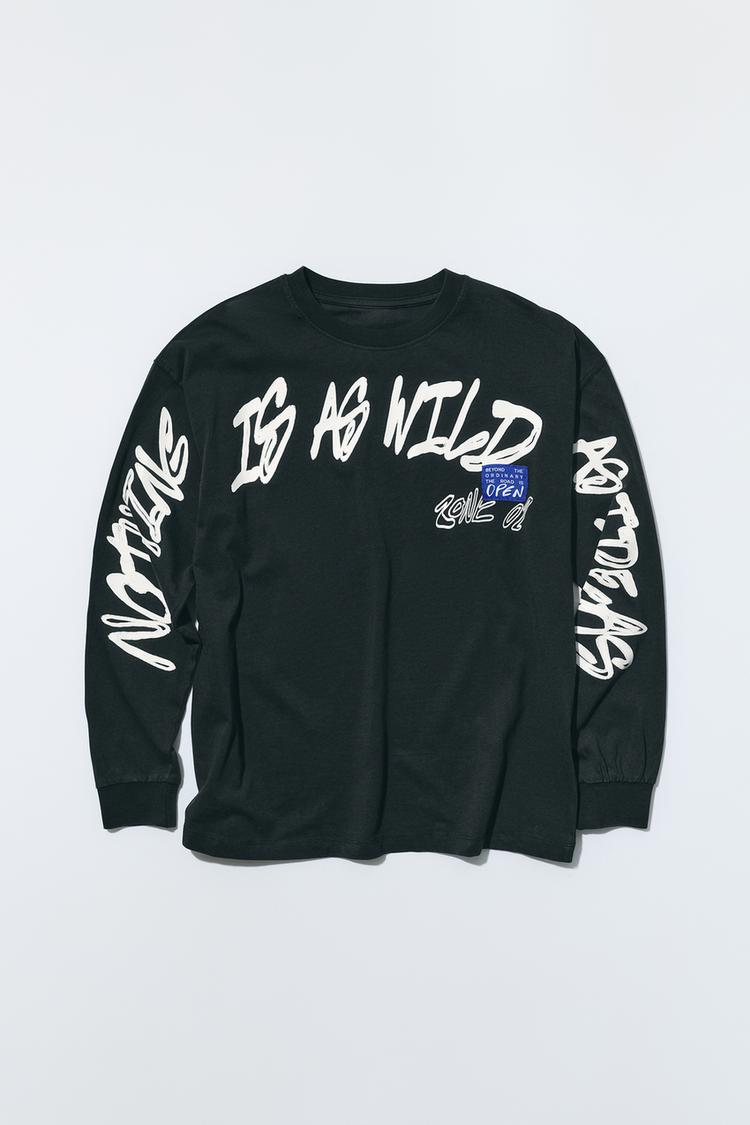 Camiseta estampado texto graffiti