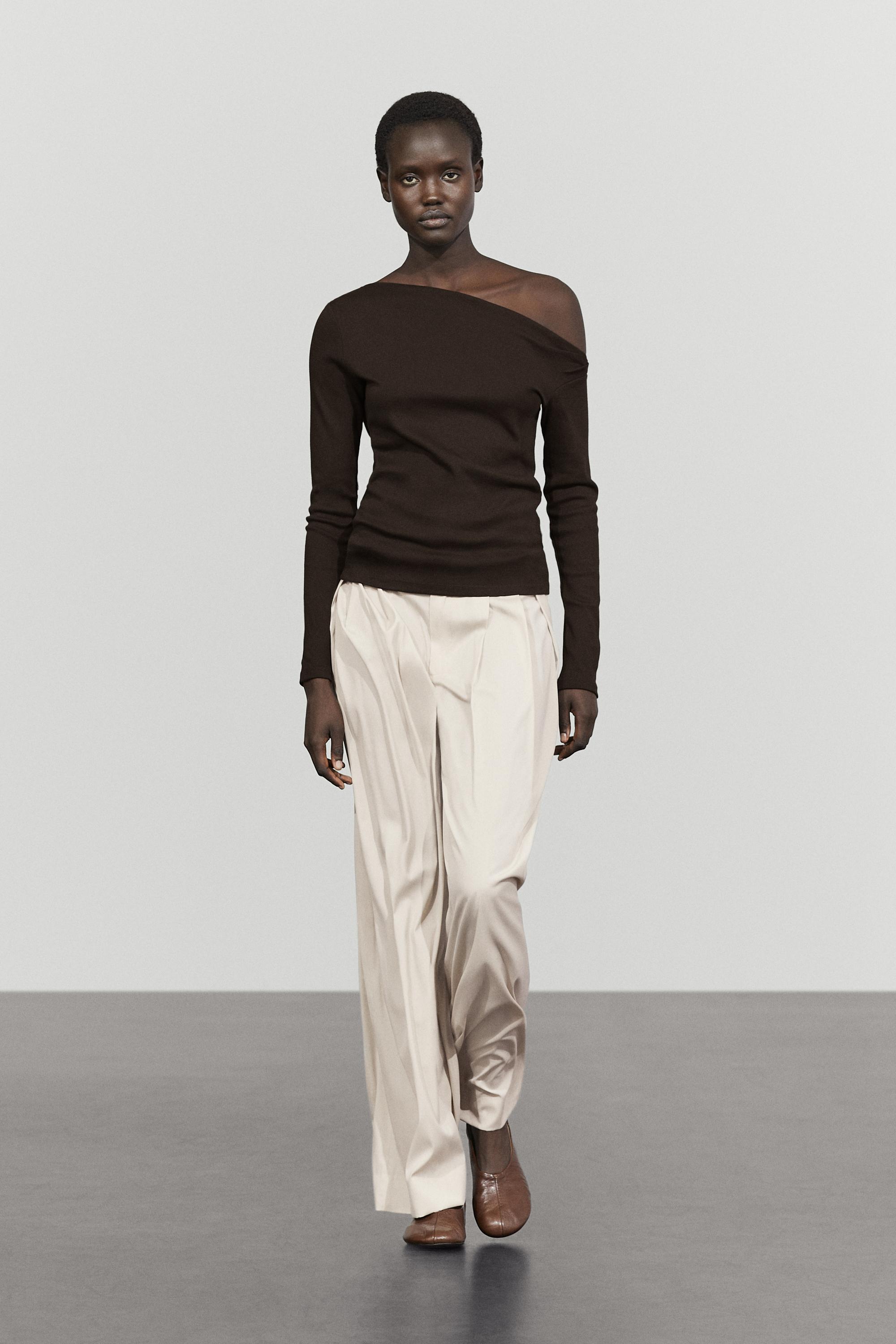 Draped shoulder detail T-shirt — Brown