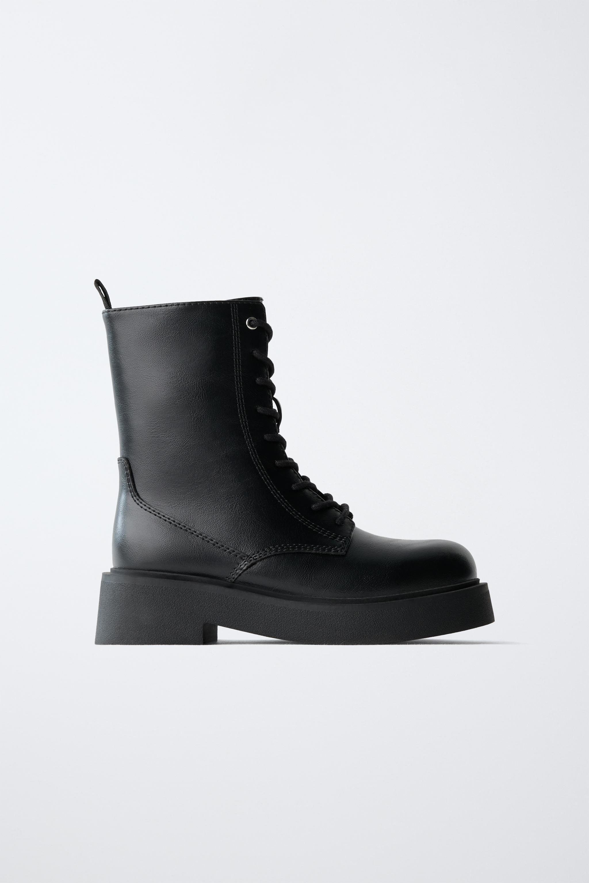 LACED BOOTS — Black