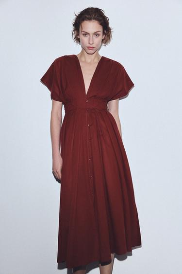 VESTIDO PINZAS CINTURA ZW COLLECTION - Burdeos de Zara