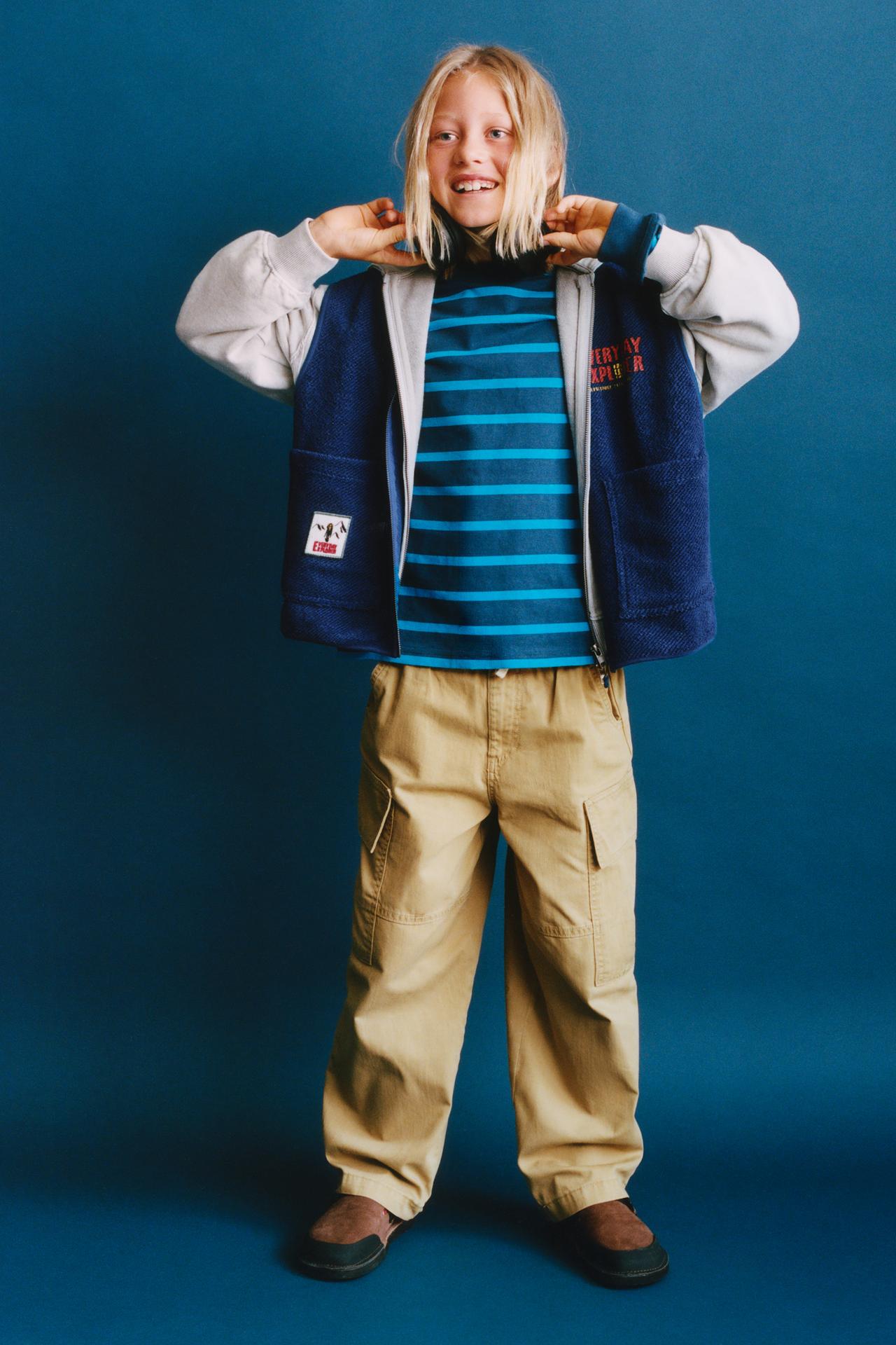 TEXTURED VEST WITH TEXT AND LABEL — Blue