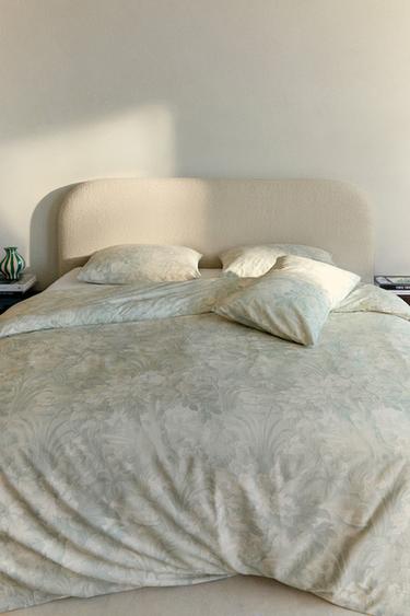 DUVET COVER WITH FLORAL AND BRANCH PRINT - أخضر فاتح الخاص بـ Zara