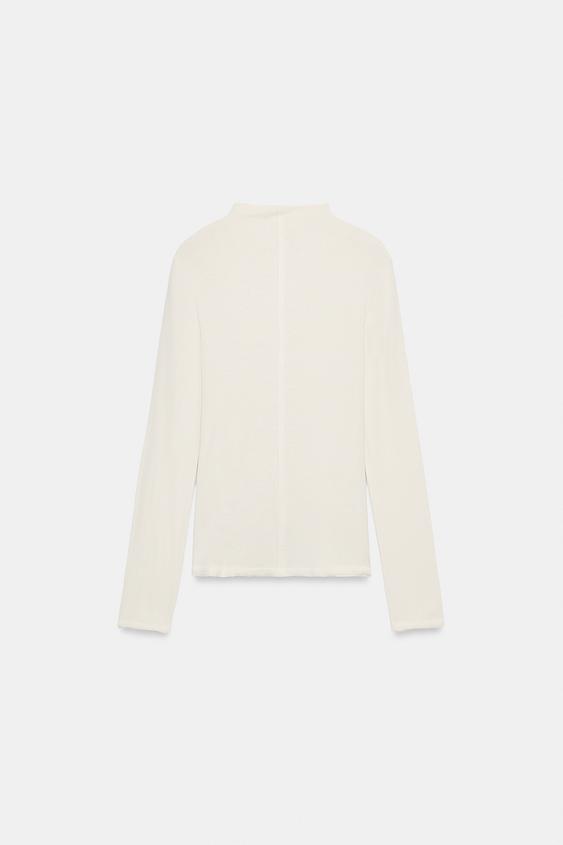 TOP BOUTONNÉ À COL ROULÉ - Écru de Zara - Image 5