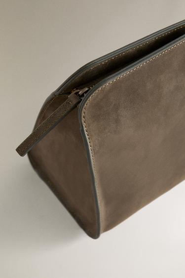 LEATHER WASH BAG - Green by Zara