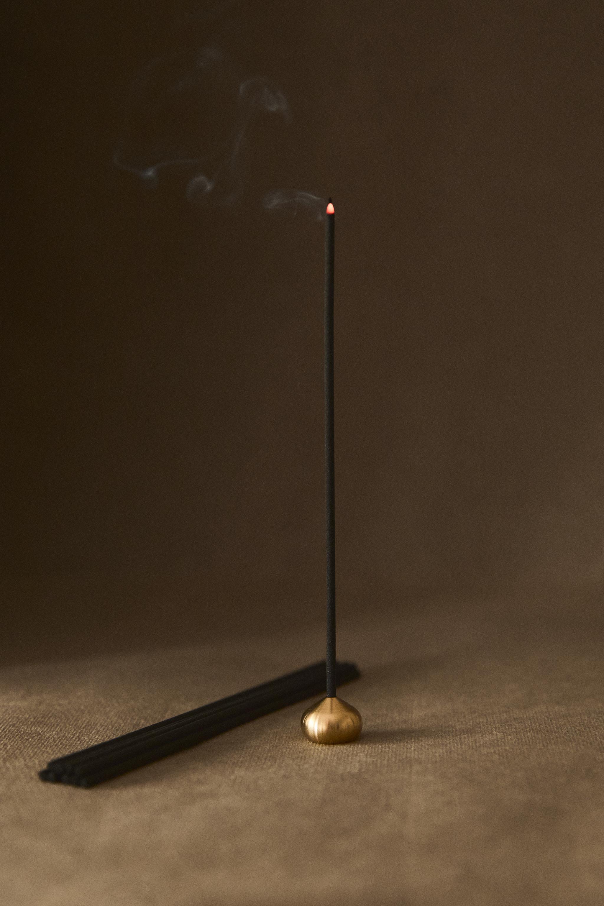 WINTER CYPRESS AROMATIC INCENSE STICKS