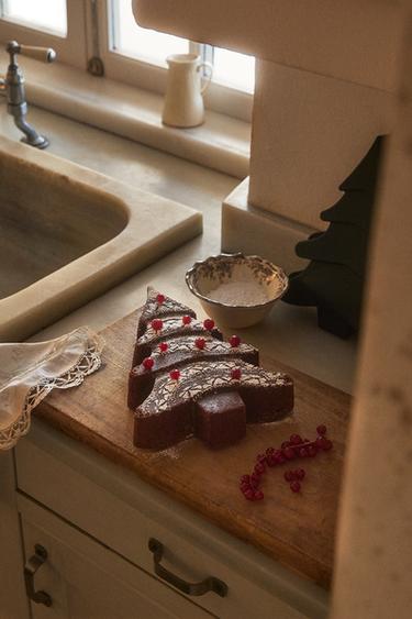 CHRISTMAS FIR TREE BAKING MOULD - GREENISH by Zara