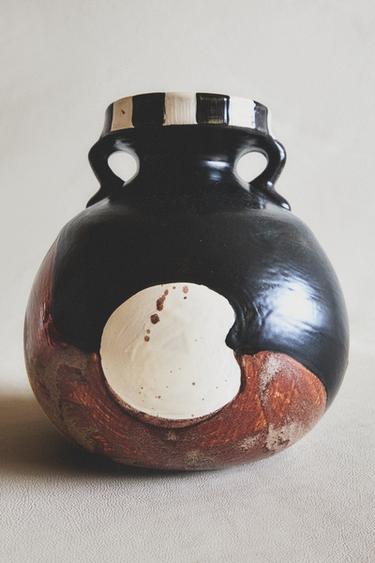 VASE GRÈS PEINT - Marron / Écru de Zara - Image 5