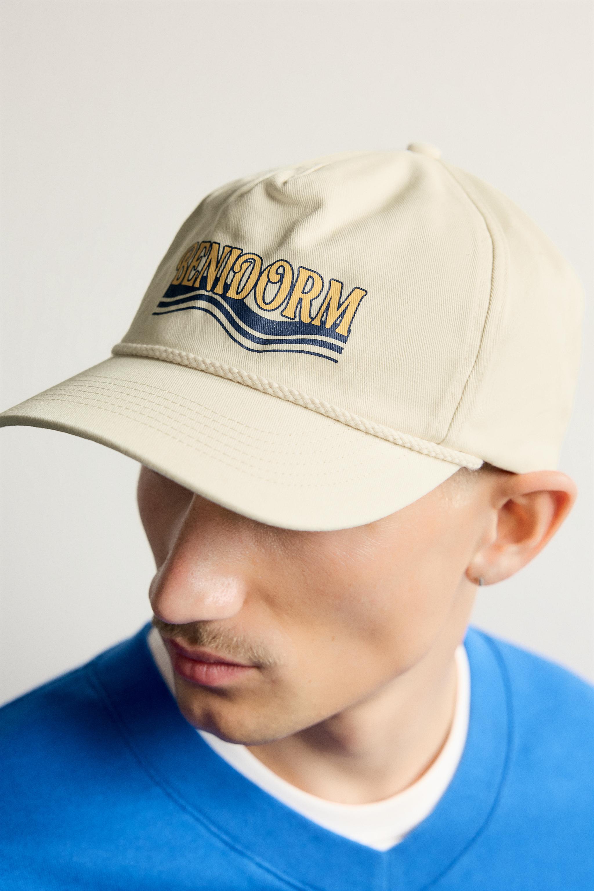 BENIDORM CAP ©MARTIN PARR @ DMB