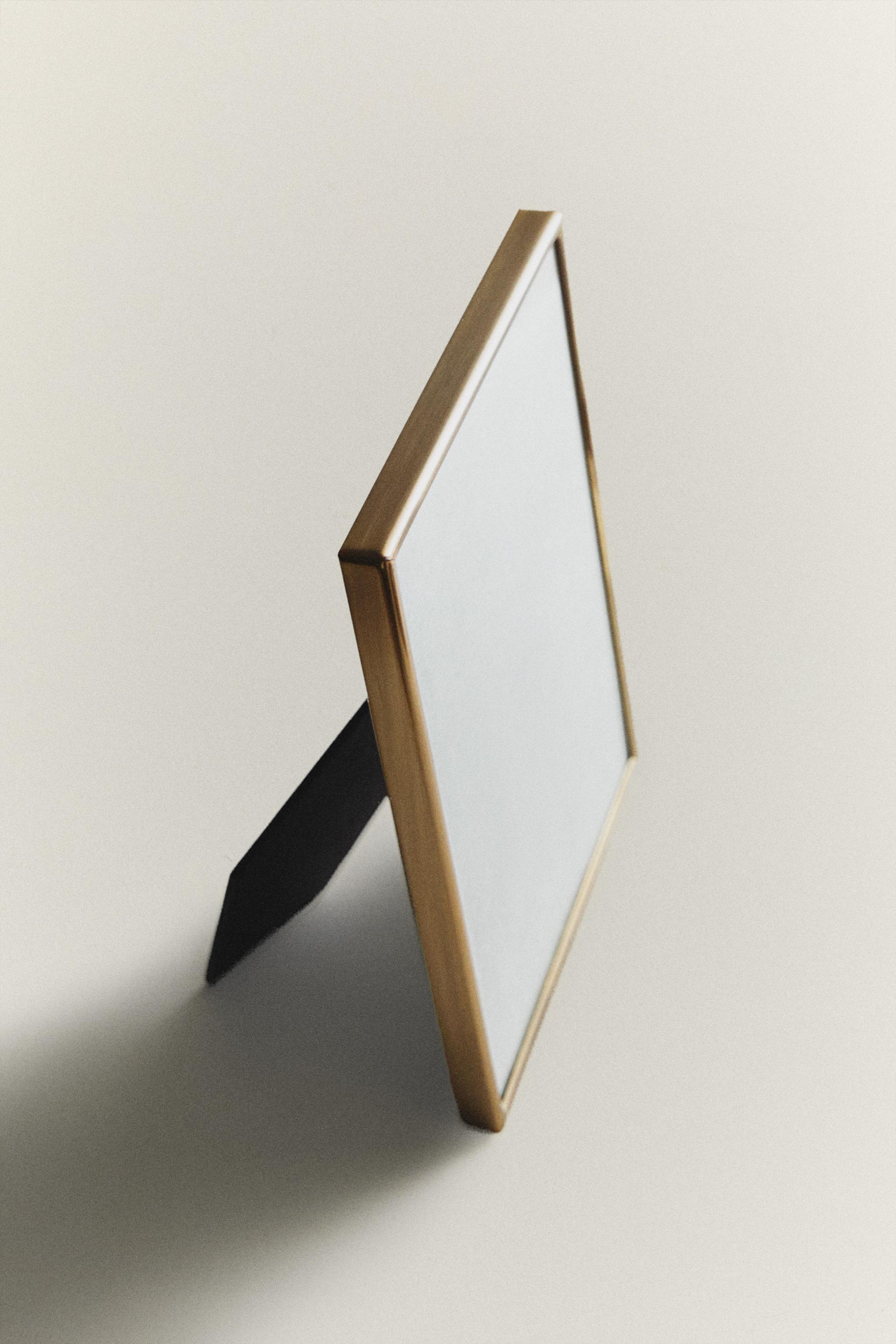 GOLD METAL PHOTO FRAME