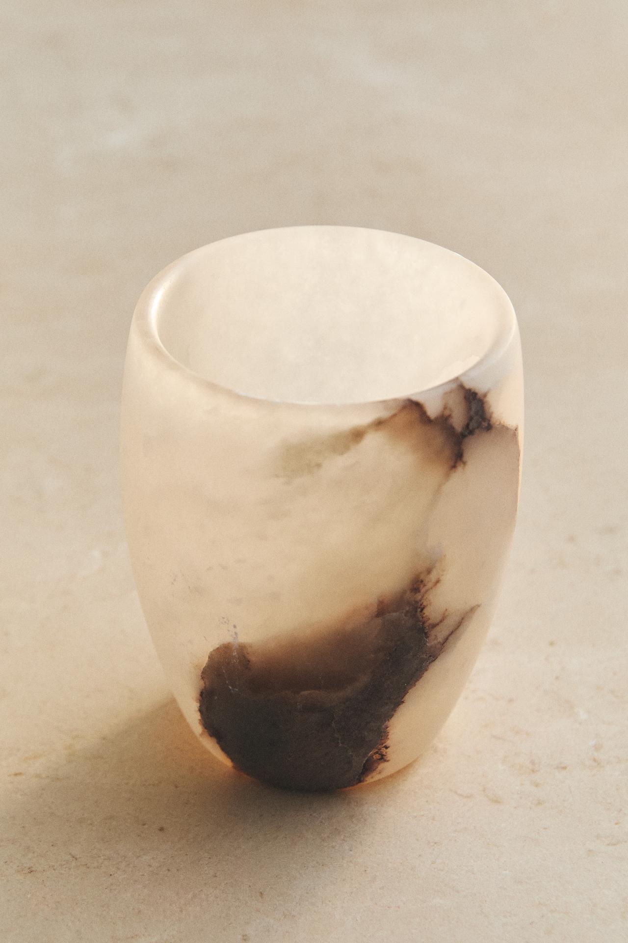 ALABASTER TOOTHBRUSH TUMBLER — Beige