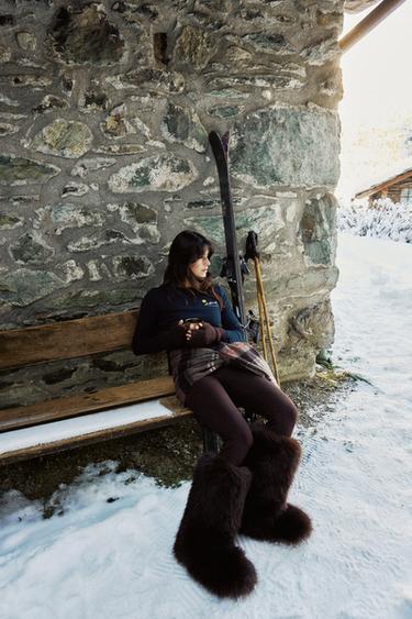 T-SHIRT BRODÉ ST. MORITZ® - Bleu marine de Zara - Image 2