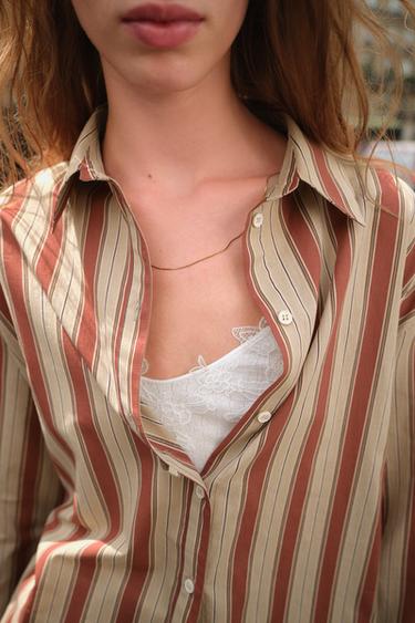 CHEMISE RAYÉE AVEC PATTE AU DOS - Multicolore de Zara - Image 3
