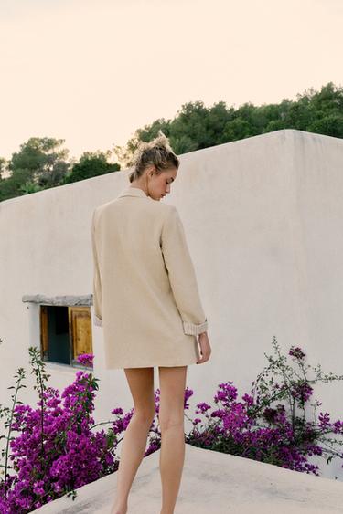 VESTE AVEC LIN À MANCHES RETROUSSÉES - Beige clair de Zara - Image 4