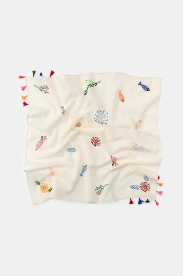FOULARD BRODERIES POISSONS POMPONS - Écru de Zara
