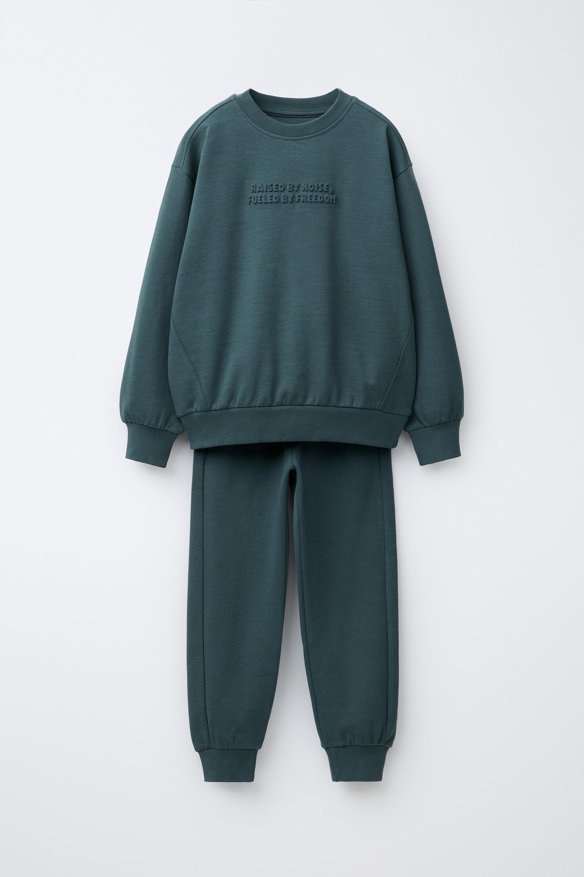 INTERLOCK SWEATSHIRT AND JOGGER SET WITH EMBOSSED TEXT - Blue