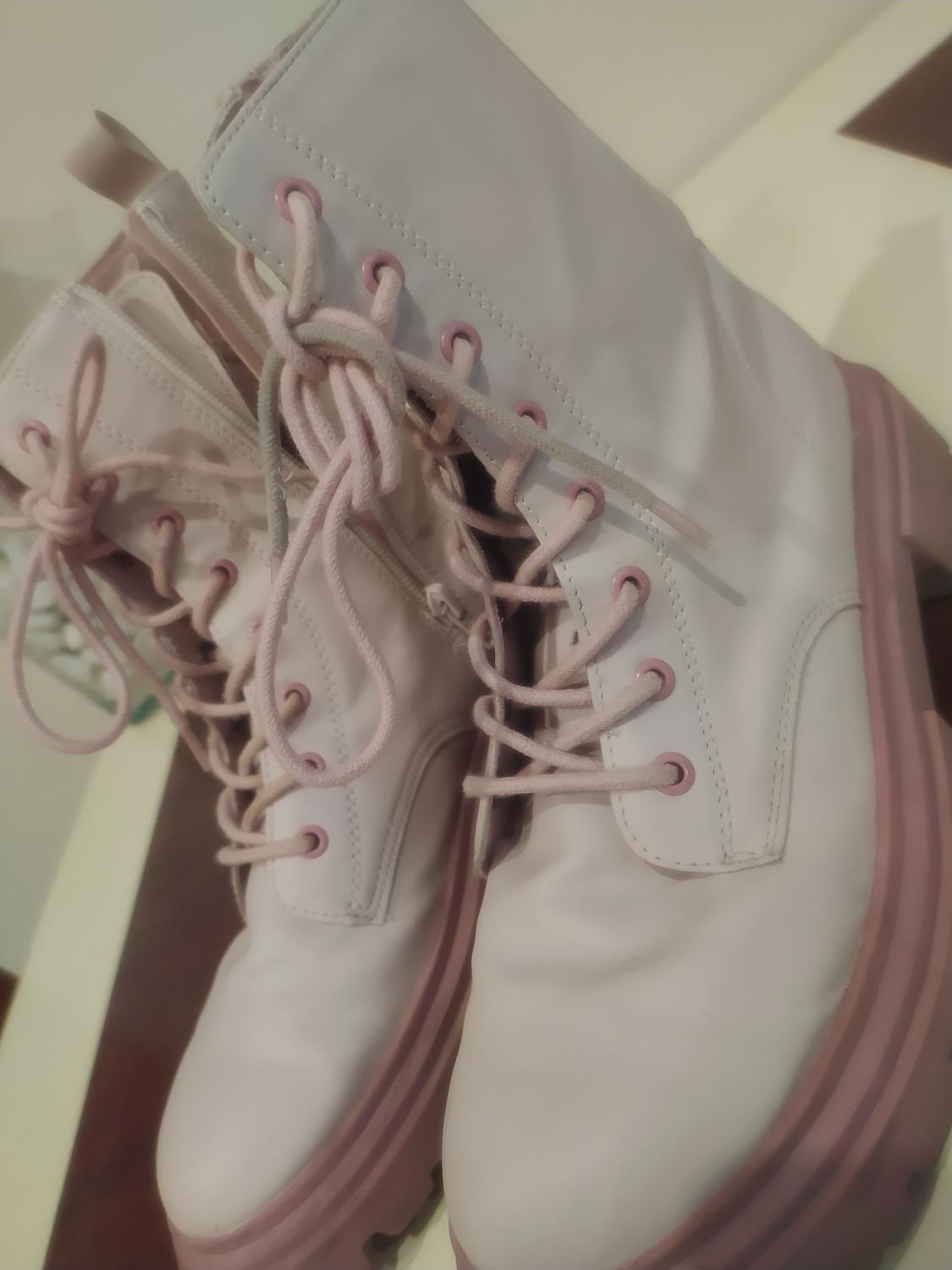 COLOUR CHANGING ANKLE BOOTS - Image 4