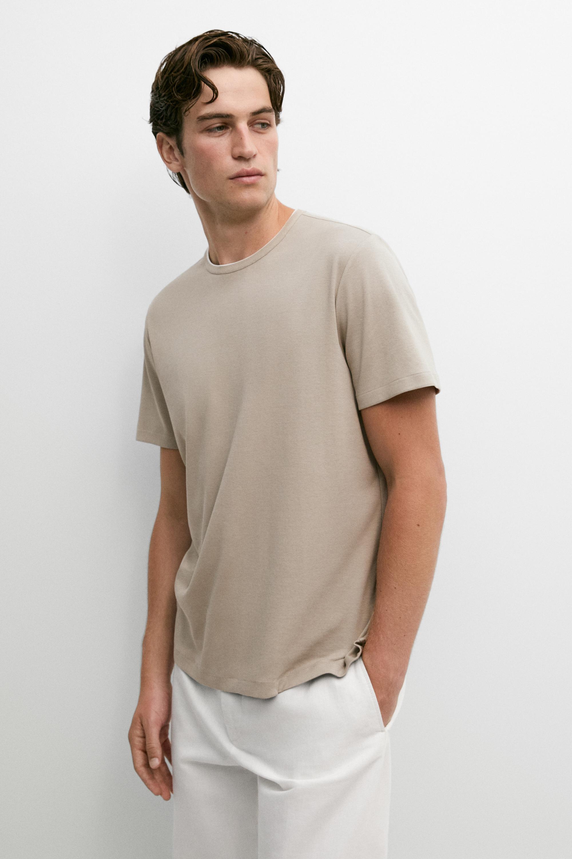 Contrast neck detail T-shirt — 211