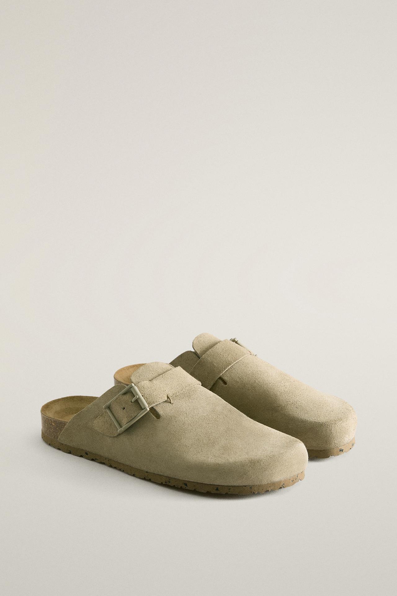 LEATHER CLOGS WITH BUCKLE AND TOPSTITCHING DETAIL — Green