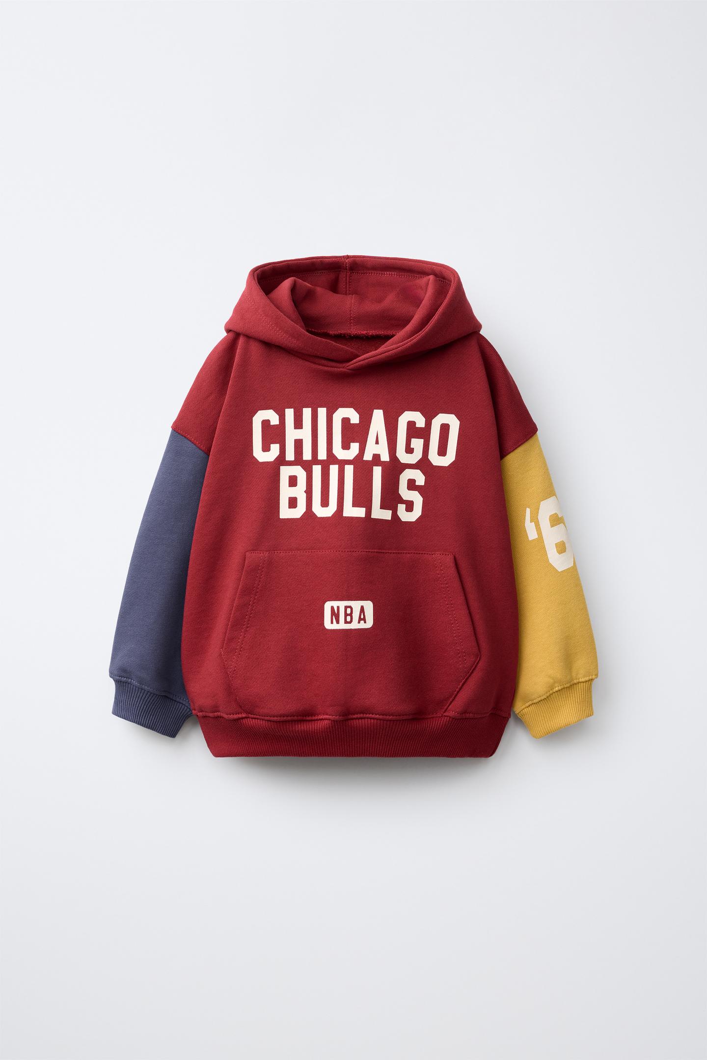 Детское худи Zara NBA Chicago Bulls Colorblock, цвет: Reddish — фото 1