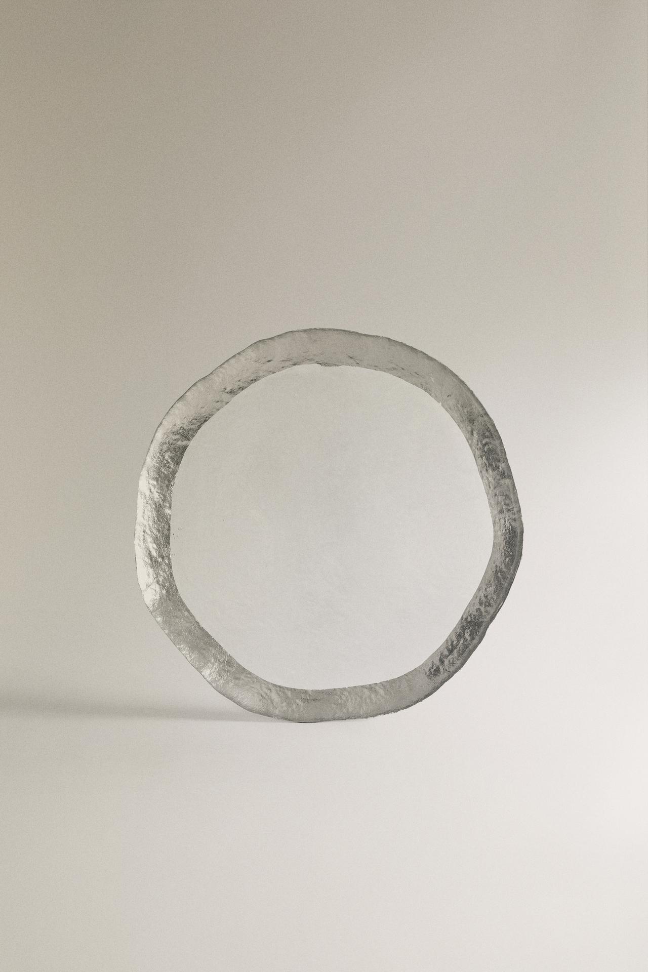 TEXTURED GLASS DESSERT PLATE WITH SILVER RIM — Silver