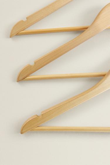 CINTRE BOIS LAQUÉ (LOT DE 3) - Beige clair de Zara - Image 7