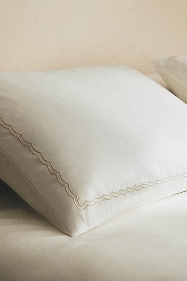 COTTON SATEEN PILLOWCASE WITH TRIM (300 THREAD COUNT) - Cava by Zara