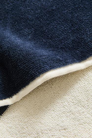 منشفة للشاطئ مخططة - بحري الخاص بـ Zara