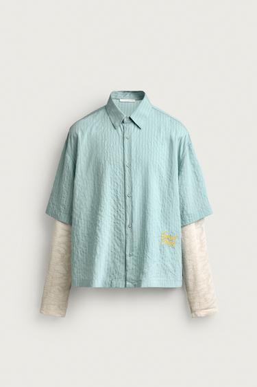 قميص مريح بأكمام ذات تأثير طبقات - أخضر مموه الخاص بـ Zara