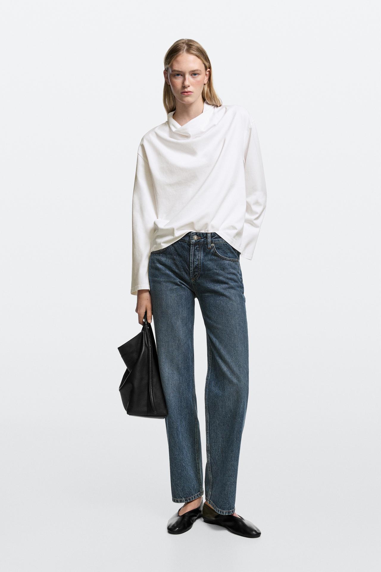Stovepipe fit mid-waist jeans with frayed hem — Mid-blue