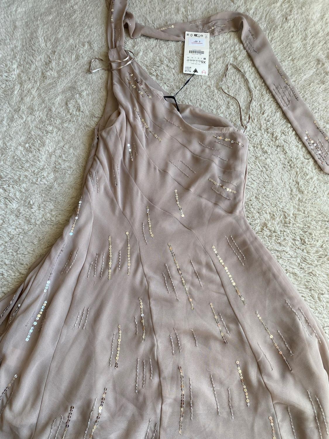 SHORT SEQUINNED FOULARD DRESS - Image 5