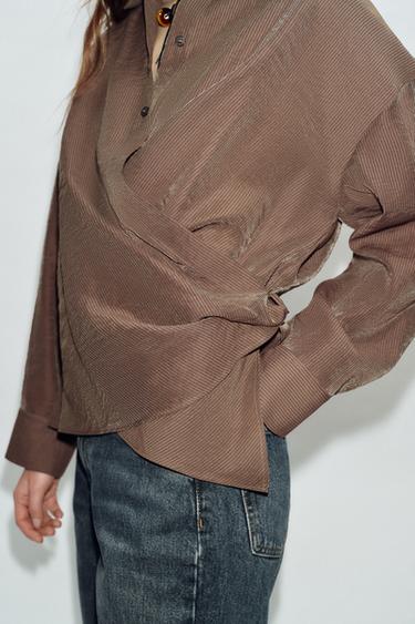 CAMISA CRUZADA RAYAS - Marrón / Crudo de Zara