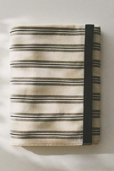 SERVIETTE DE PLAGE VELOUR RAYURES COMBINÉES - Vert gris de Zara