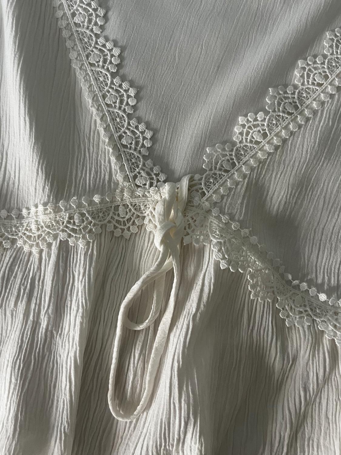 FLOWING BLOUSE WITH MATCHING DETAIL - Image 5