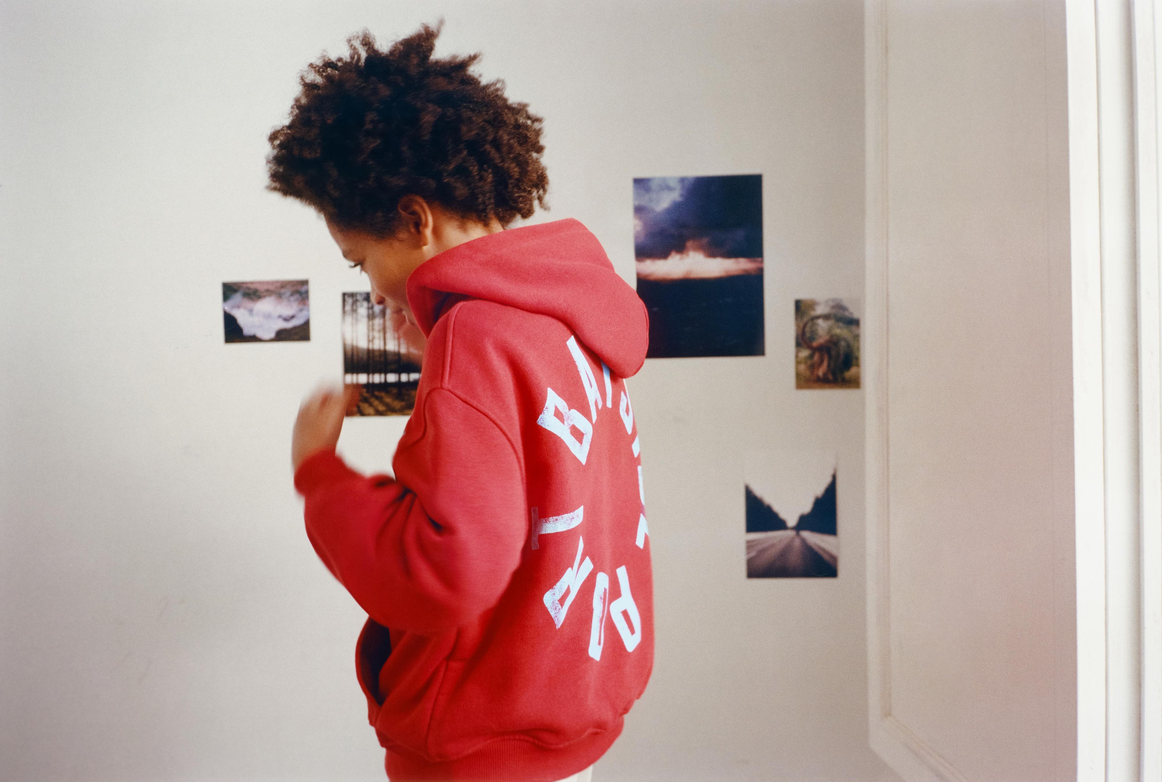 TEXT PRINT ZIP-UP HOODIE — Reddish