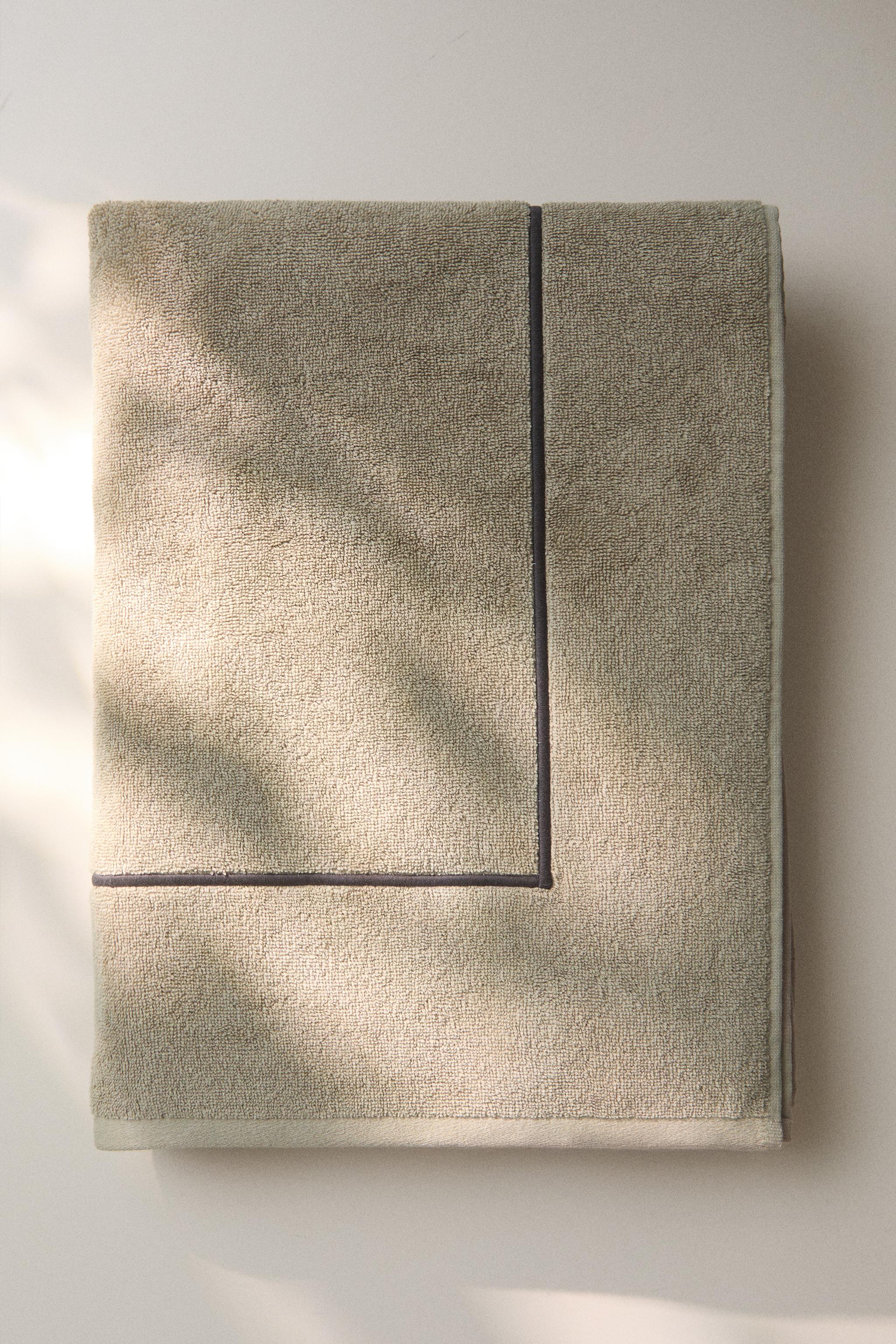PLAIN BEACH TOWEL WITH BORDER — Gray green