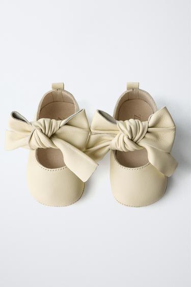 BALLERINES EN CUIR - Blanc écru de Zara - Image 5