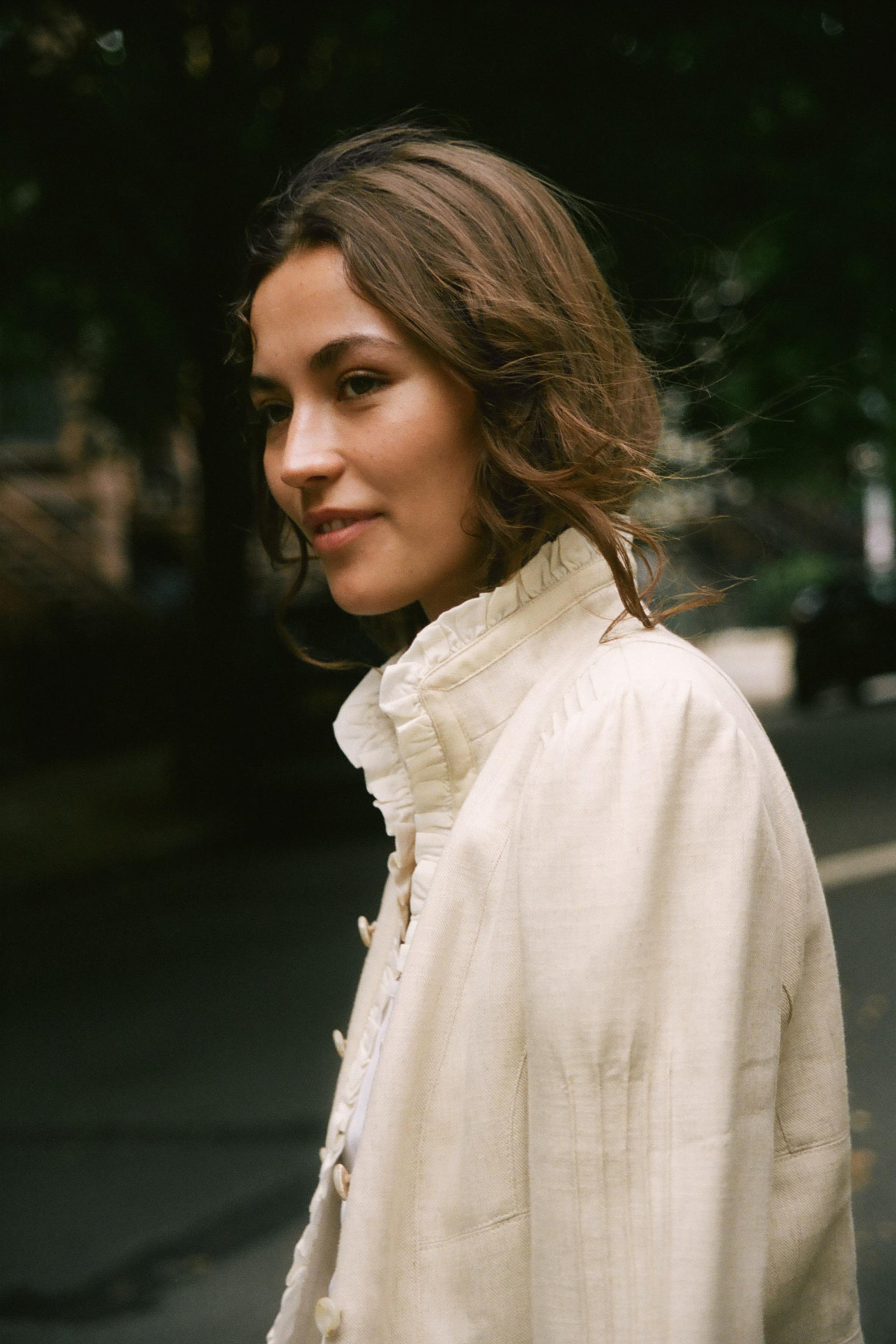 SHORT RUFFLED BLAZER